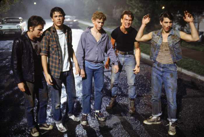 How are greasers and socs different